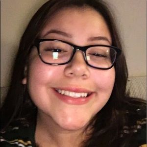 Meet your Posher, Estella